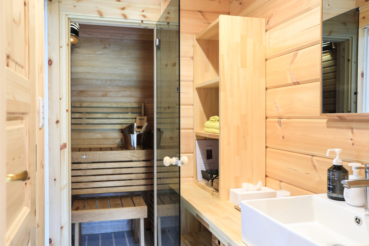 HONKA SAUNA KIRJA – ホンカ・ジャパン